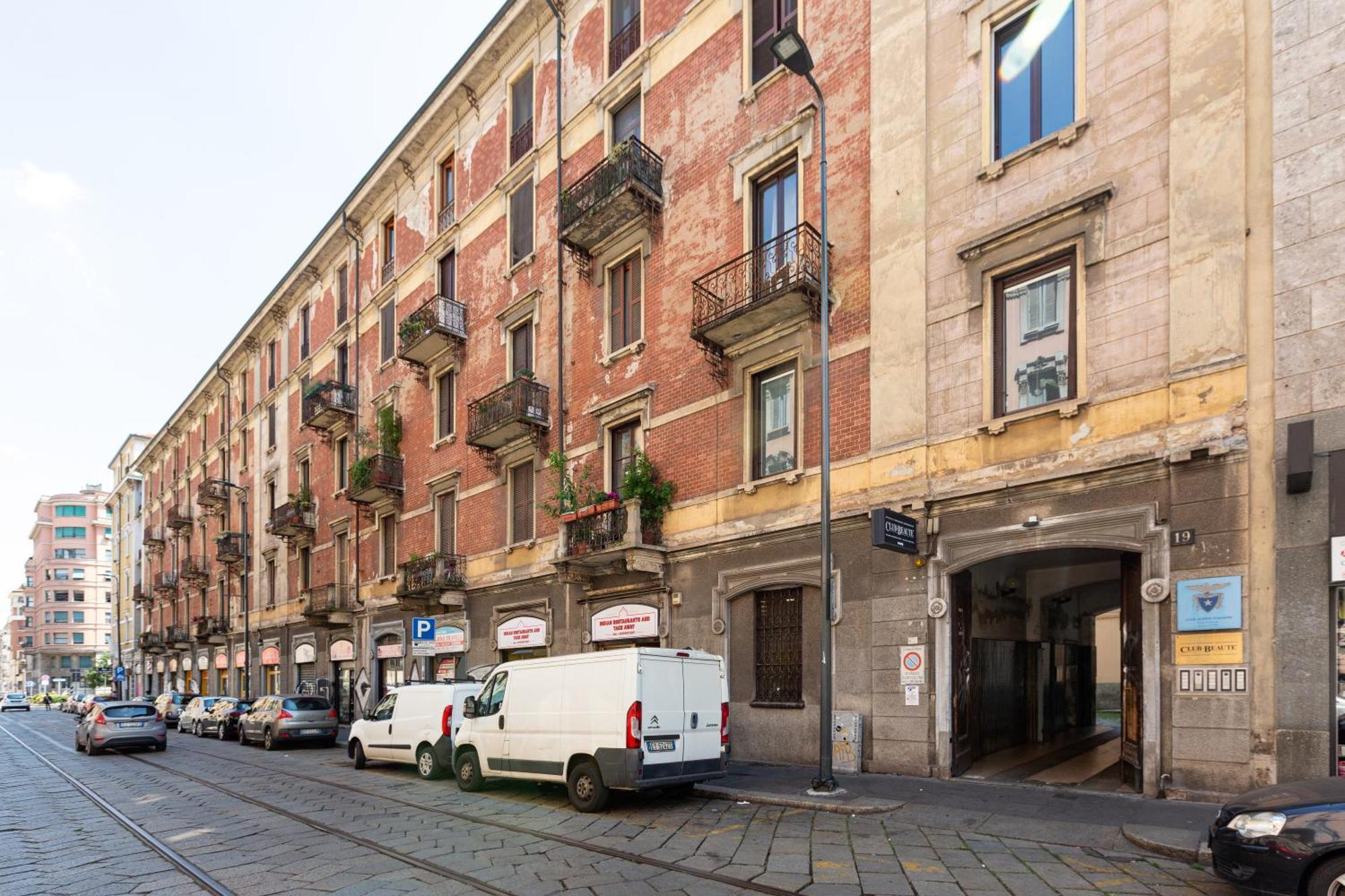 Turquoise Mini Flat Near Fs Milan